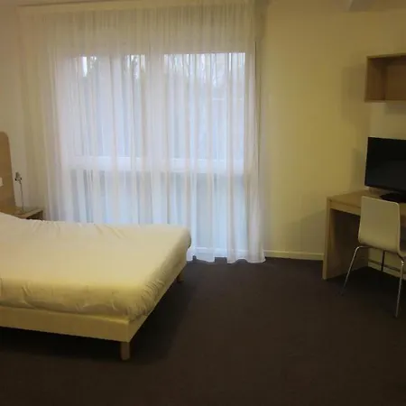 מלון דירות Kosy & Park 2*