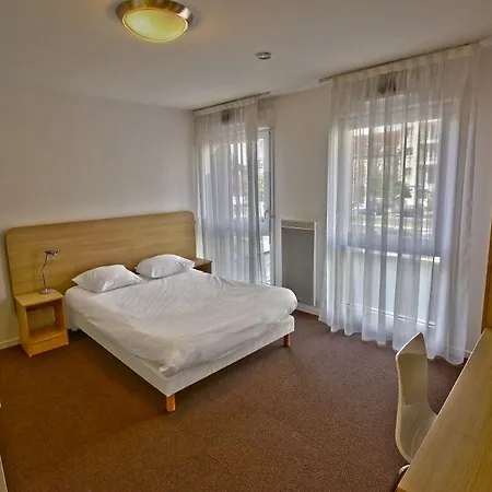 Apartmanhotel The Originals Residence, Kosy & Park 2*