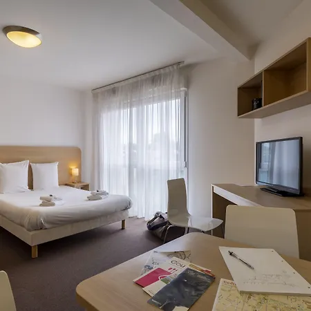 Kosy & Park מלון דירות טרואה