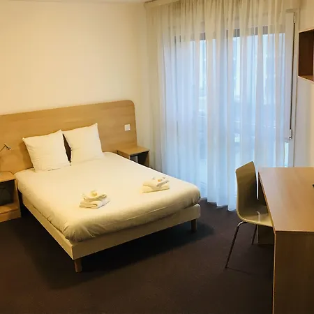 Kosy & Park アパートホテル 2*