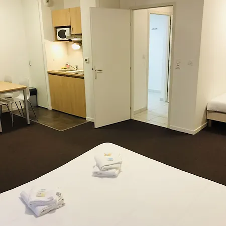 Kosy & Park アパートホテル 2*